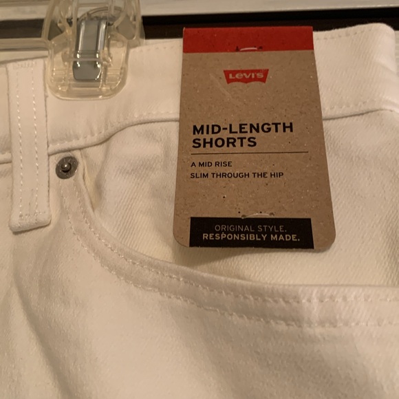 Levis, white Jean shorts, size 18,34, NWT - Picture 3 of 13